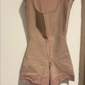 Seamless Sculpting Bodysuit with Lace Hem in Taupe